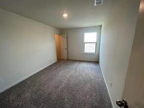 13820 Musselshell Dr in Ponder, TX - Building Photo - Building Photo