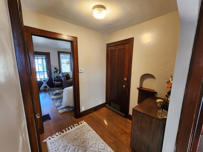 3821 Kenker Pl, Unit Apt 2