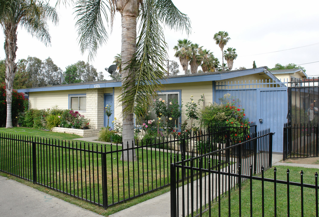 1321 N Grove Ave in Ontario, CA - Building Photo