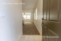 3026 Daisy Trail in Stockton, CA - Foto de edificio - Building Photo