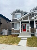 5309 Admiral Girouard St NW in Edmonton, AB - Building Photo
