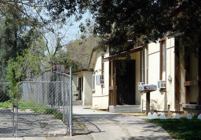 668-674 N Mountain View Ave in San Bernardino, CA - Building Photo - Building Photo