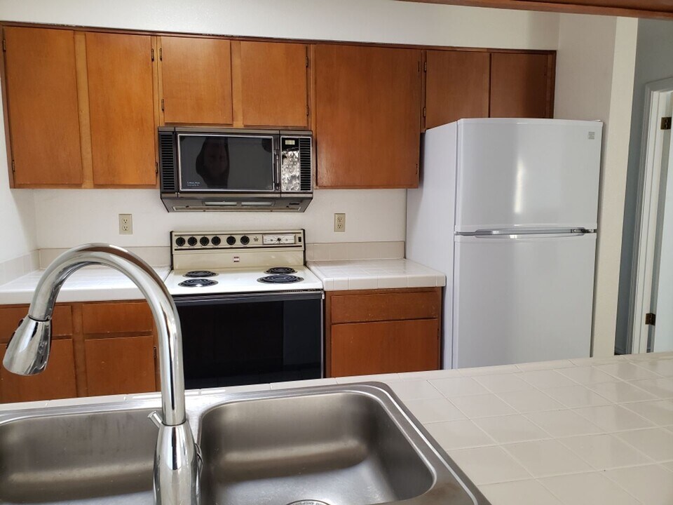 1988 Las Palmas Ln in Laughlin, NV - Building Photo