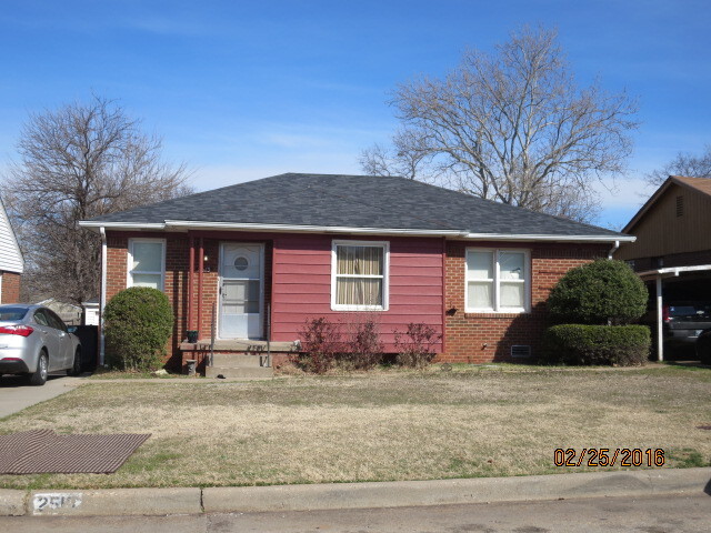 2513 NW 35th St in Oklahoma City, OK - Building Photo