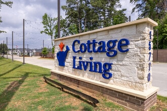 Cottage Living in Conroe, TX - Building Photo - Other