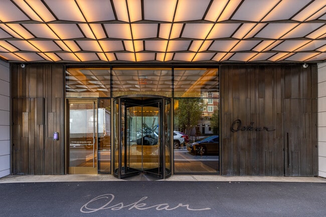 Oskar Luxury Apartments in New York, NY - Building Photo - Building Photo