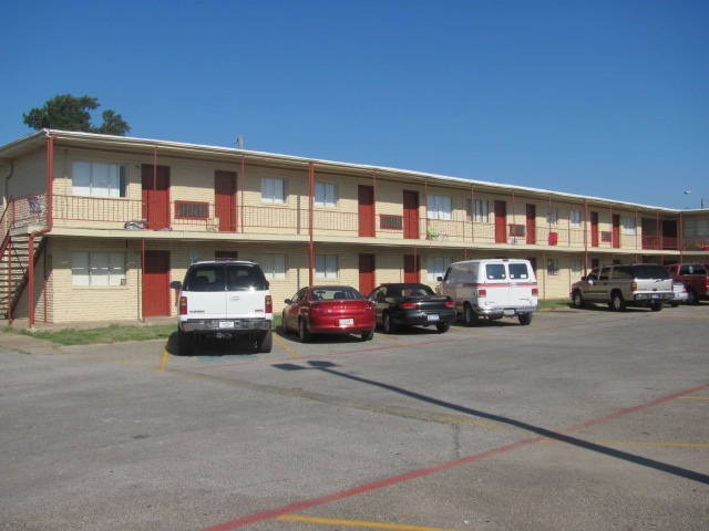 Chiquita Apartments in Dallas, TX - Building Photo - Building Photo