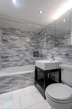 E 26TH ST., Unit 5C in New York, NY - Foto de edificio - Building Photo