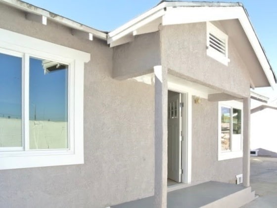 114 73rd W St in Los Angeles, CA - Building Photo