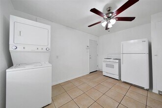 1036 Louise St in Houston, TX - Building Photo - Building Photo