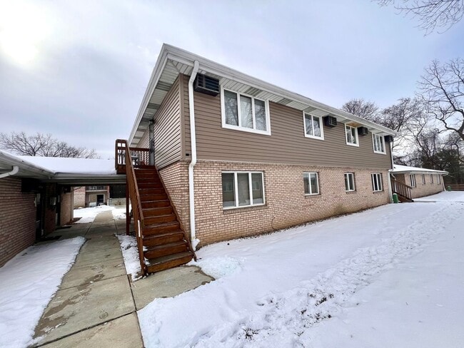 property at 405 Lunar Ln