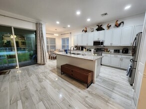 9094 New Hope Ct in Royal Palm Beach, FL - Building Photo - Building Photo
