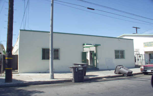 1137 Gardenia Ave in Long Beach, CA - Building Photo - Building Photo