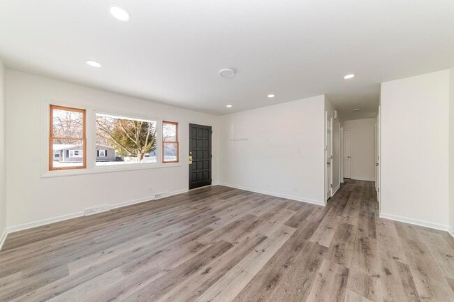 1008 S 10th Ave in St. Charles, IL - Building Photo - Building Photo