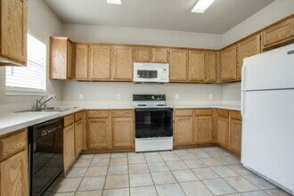 2713 Meadowview Dr in Corinth, TX - Building Photo - Building Photo