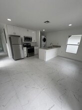 4690 Weymouth St in Greenacres, FL - Foto de edificio - Building Photo