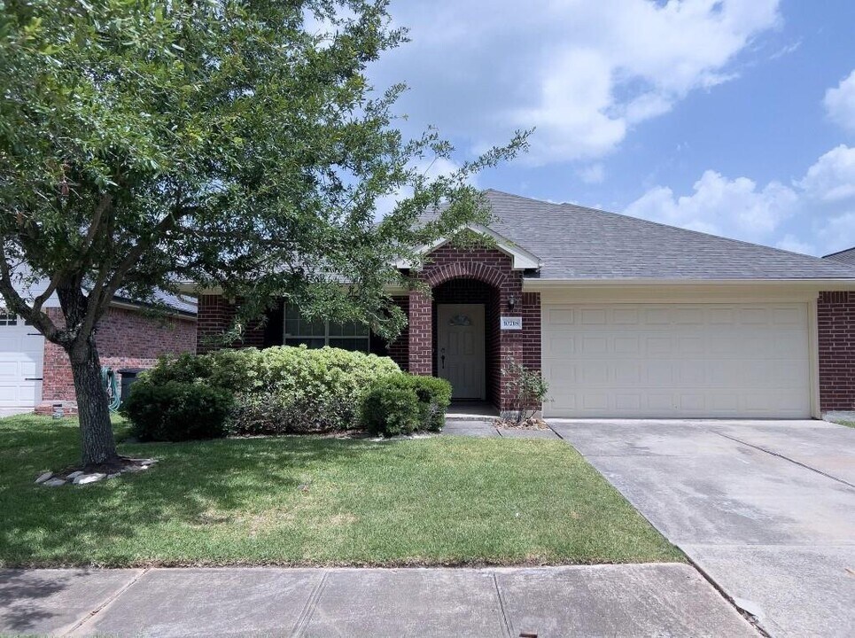 10718 Acacia Forest tr in Houston, TX - Building Photo