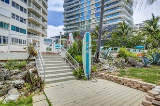 710 N Ocean Blvd in Pompano Beach, FL - Foto de edificio - Building Photo