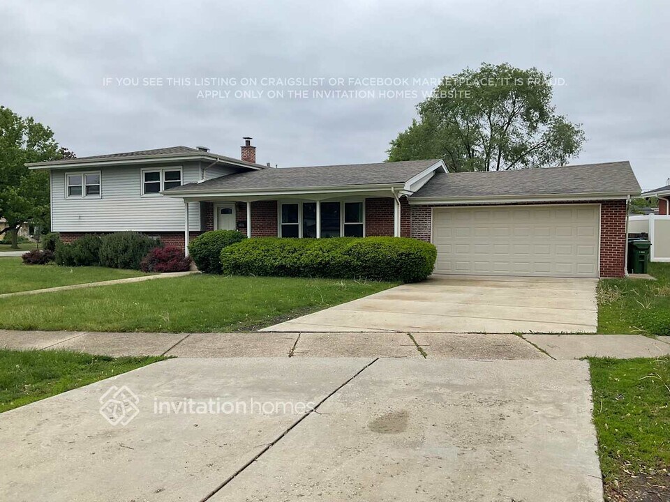 4628 W 101st St in Oak Lawn, IL - Foto de edificio