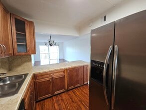 8000 S Colony Cir in Tamarac, FL - Building Photo - Building Photo