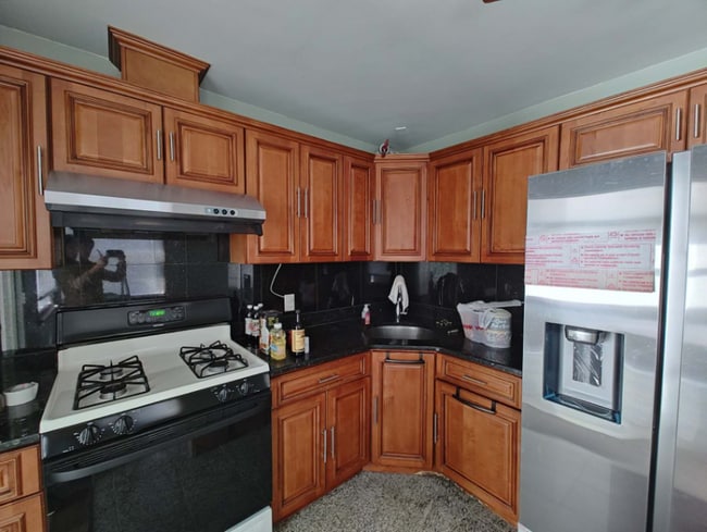 12 Mercury Rd in Edison, NJ - Building Photo - Building Photo