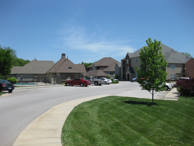 Martin Riley Apartments in Springfield, MO - Foto de edificio - Building Photo