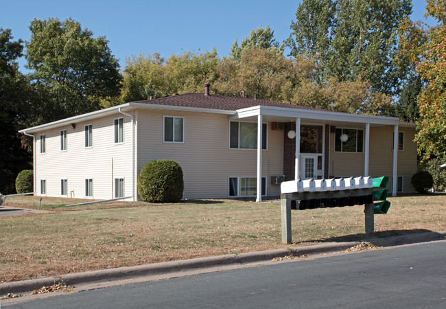 1405 2nd Ave S in Buffalo, MN - Foto de edificio - Building Photo