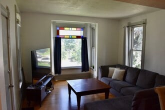 2411 Fillmore St NE, Unit Lower in Minneapolis, MN - Building Photo - Building Photo