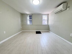 10916 Woodley Ave in Los Angeles, CA - Building Photo - Building Photo