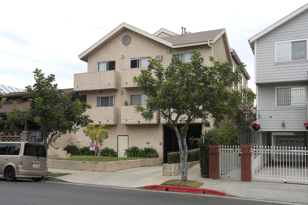 422 N Oxford Ave in Los Angeles, CA - Building Photo