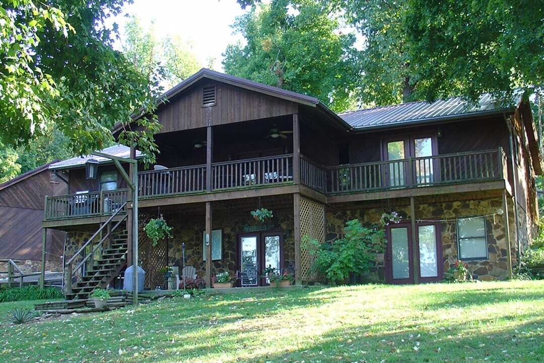 75 Forest Glenn Dr in Eddyville, KY - Foto de edificio