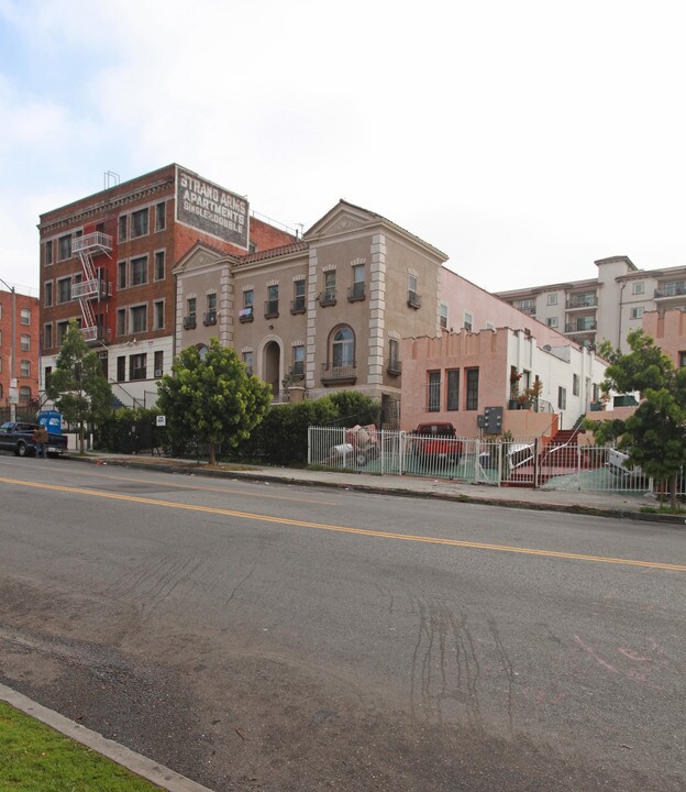 502 S Westlake Ave in Los Angeles, CA - Foto de edificio