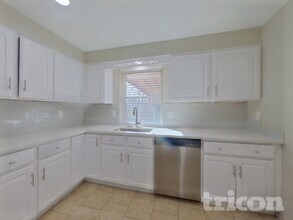 2965 S Eaton St, Unit 5-N in Denver, CO - Building Photo - Building Photo