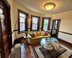 174 Saint Alphonsus St in Boston, MA - Building Photo