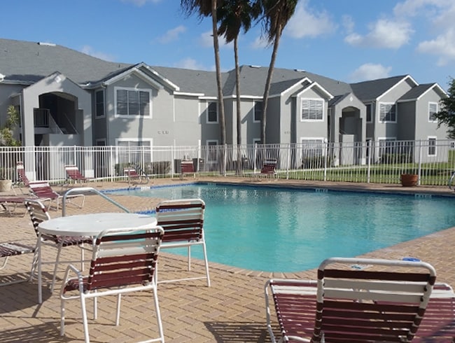 Canal Place in San Benito, TX - Building Photo