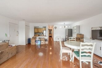 1150 River Rd in Edgewater, NJ - Building Photo - Building Photo