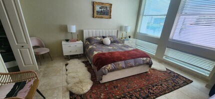 700 Biltmore Way, Unit 802 in Coral Gables, FL - Foto de edificio - Building Photo