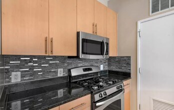 3800 Lee Hwy, Unit 405 in Arlington, VA - Building Photo - Building Photo
