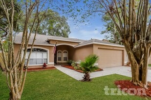 4716 Hunts Ct in Plant City, FL - Building Photo