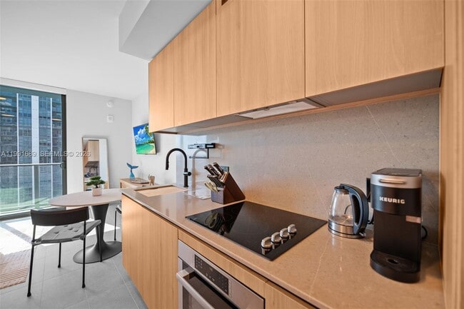 property at 121 NE 5th St