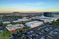 9116 Eagle Ridge Dr in Las Vegas, NV - Foto de edificio - Building Photo