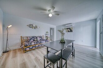 7620 SW 21st St-Unit -7620 in Miami, FL - Building Photo - Building Photo
