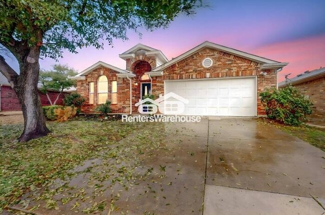 property at 3304 Kingsbrook Dr