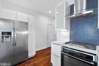 2033 North Capitol St NE in Washington, DC - Foto de edificio - Building Photo