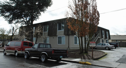 Sunrise Apartments in Albany, OR - Building Photo - Building Photo