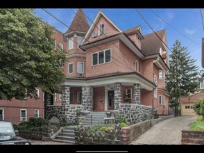 11 Columbia Terrace in Weehawken, NJ - Building Photo - Building Photo