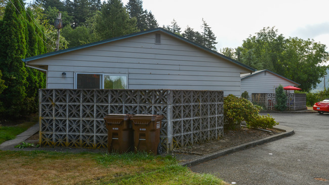 60 NW Birdsdale Ave in Gresham, OR - Building Photo - Building Photo