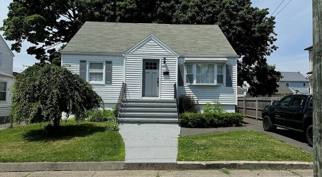 property at 320 Norland Ave