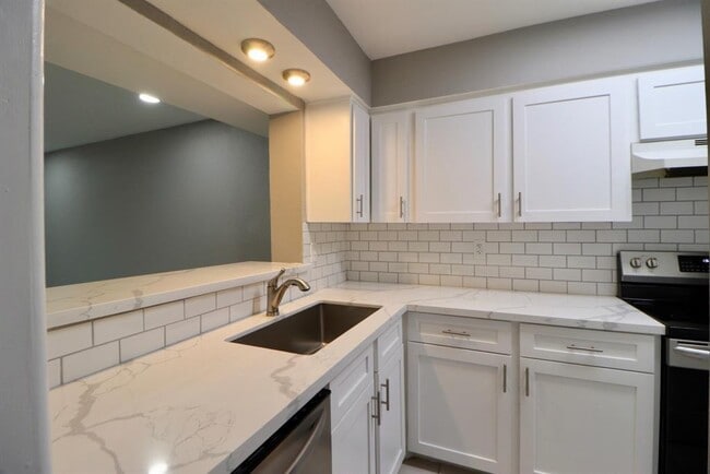 11550 Chimney Rock Rd