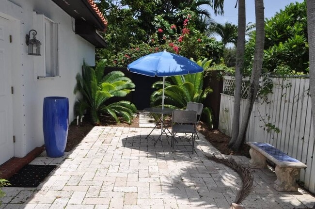 8510 SW 124th St, Unit Studio in Miami, FL - Building Photo - Building Photo